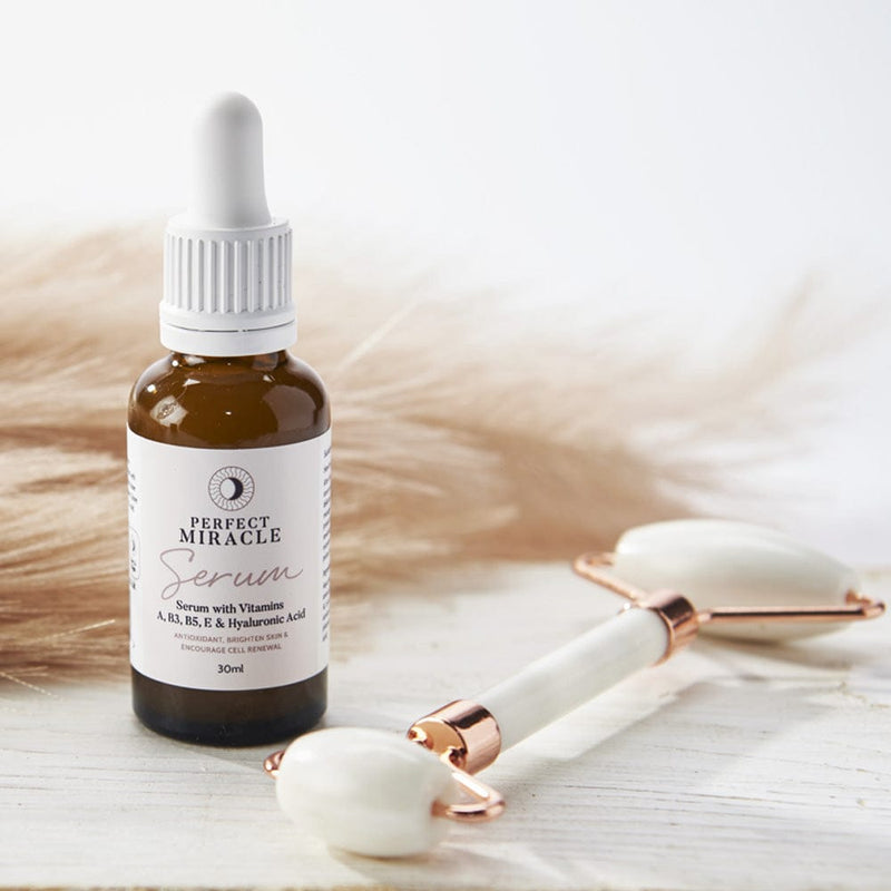 Perfect Miracle Serum with hyaluronic acid, Vitamin B3 and A, Niacinamide and Retinol. From Perfect Miracle Beauty